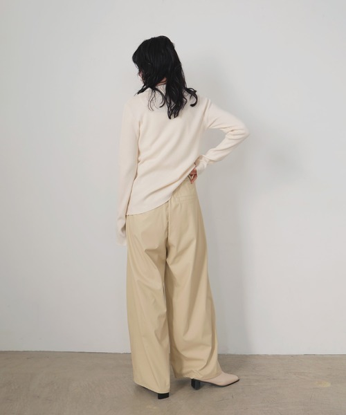 LIAN(リアン)の「ウォッシャブルフェイクレザー2タックパンツ(スラックス・レディース・ブルー/ブラック/ホワイト系その他/イエロー・FREE)」の14枚目の写真