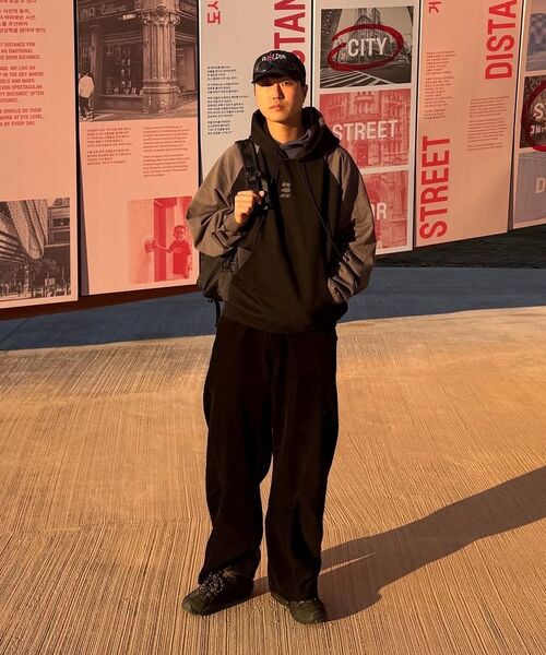 Express Holiday（エクスプレスホリデー）の「カラー ブロック フードパーカー_ブラック（パーカー・レディース・その他・2/3）」の14枚目の写真