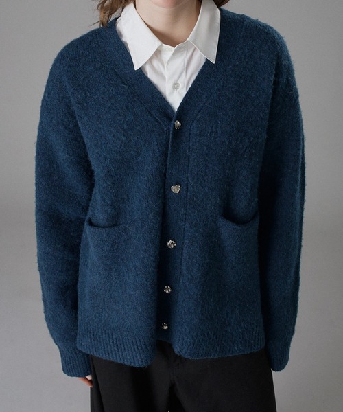ONCILY(オンシェリー)の「SILVER BUTTON V-NECK CARDIGAN / シルバーボタンVネックカーディガン(カーディガン/ボレロ・メンズ・パープル/グレー/ブルー/ライトブルー・SMALL/MEDIUM/LARGE)」の8枚目の写真