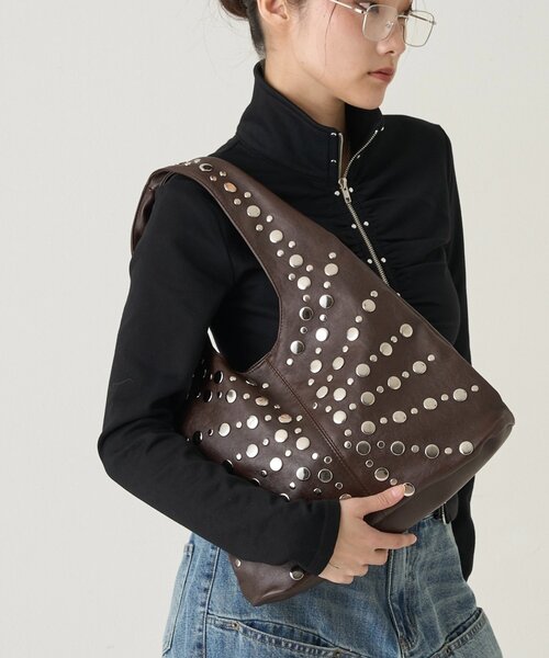 WHO'S WHO gallery(フーズフーギャラリー)の「ラジアルドットバッグ(ショルダーバッグ・レディース・ブラック/ブラウン・FREE)」の2枚目の写真