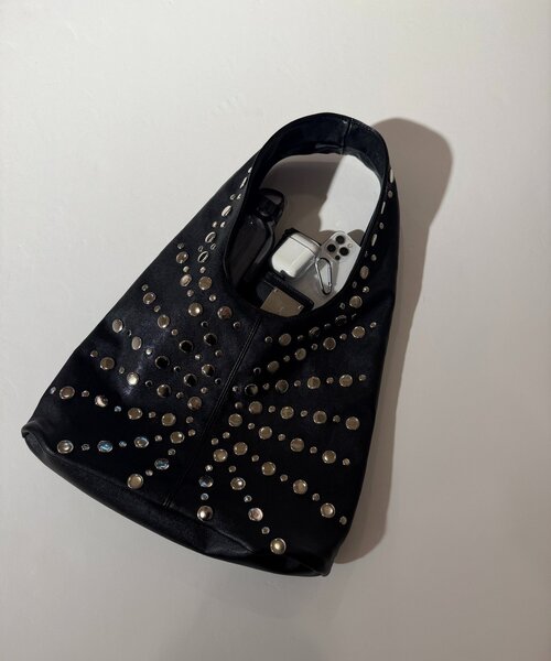 WHO'S WHO gallery(フーズフーギャラリー)の「ラジアルドットバッグ(ショルダーバッグ・レディース・ブラック/ブラウン・FREE)」の4枚目の写真