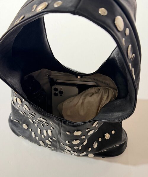 WHO'S WHO gallery(フーズフーギャラリー)の「ラジアルドットバッグ(ショルダーバッグ・レディース・ブラック/ブラウン・FREE)」の3枚目の写真