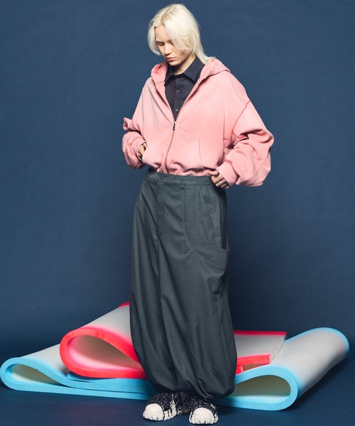 MAISON SPECIAL（メゾンスペシャル）の「《UNISEX》NISHIKAWA KEORI Prime-Wide Wool Curve Pants/NISHIKAWA KEORI プライムワイドウールカーブパンツ【MAISON SPECIAL/メゾンスペシャル】■セットアップ対応■（カーゴパンツ・メンズ・ブラック/グレイッシュベージュ/カーキ・0/1/2）」の7枚目の写真