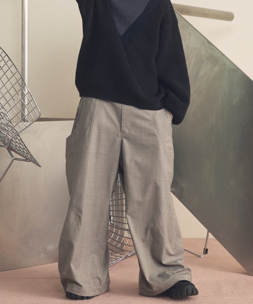 MAISON SPECIAL（メゾンスペシャル）の「《UNISEX》NISHIKAWA KEORI Prime-Wide Wool Curve Pants/NISHIKAWA KEORI プライムワイドウールカーブパンツ【MAISON SPECIAL/メゾンスペシャル】■セットアップ対応■（カーゴパンツ・メンズ・ブラック/グレイッシュベージュ/カーキ・0/1/2）」の8枚目の写真