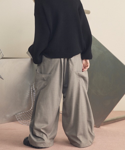 MAISON SPECIAL（メゾンスペシャル）の「《UNISEX》NISHIKAWA KEORI Prime-Wide Wool Curve Pants/NISHIKAWA KEORI プライムワイドウールカーブパンツ【MAISON SPECIAL/メゾンスペシャル】■セットアップ対応■（カーゴパンツ・メンズ・ブラック/グレイッシュベージュ/カーキ・0/1/2）」の10枚目の写真
