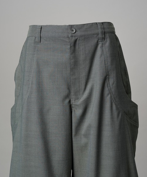 MAISON SPECIAL（メゾンスペシャル）の「《UNISEX》NISHIKAWA KEORI Prime-Wide Wool Curve Pants/NISHIKAWA KEORI プライムワイドウールカーブパンツ【MAISON SPECIAL/メゾンスペシャル】■セットアップ対応■（カーゴパンツ・メンズ・ブラック/グレイッシュベージュ/カーキ・0/1/2）」の19枚目の写真