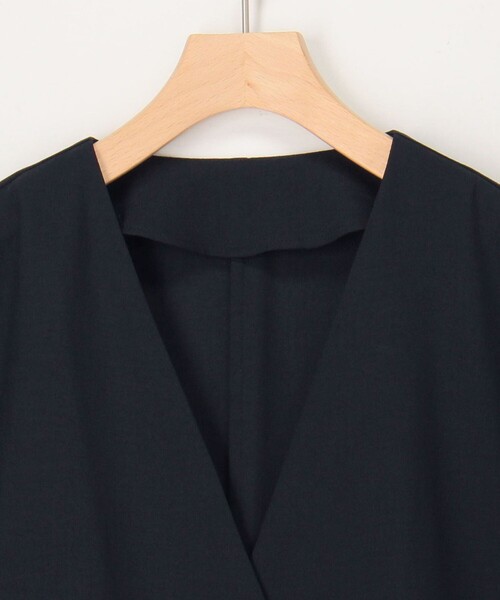 NOLLEY’S(ノーリーズ)の「《セットアップ対応》【UVカット・接触冷感】ライトツイルノーカラージャケット(ノーカラージャケット・レディース・ベージュ/ネイビー/ブラウン・38/36)」の16枚目の写真