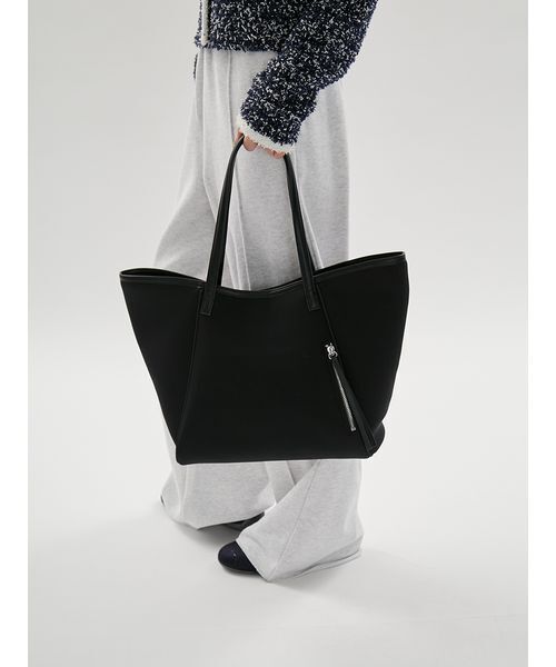 emmi（エミ）の「ネオプレーンビッグトートバッグ（トートバッグ・レディース・チャコールグレー/ブラック/ブラウン・F）」の13枚目の写真