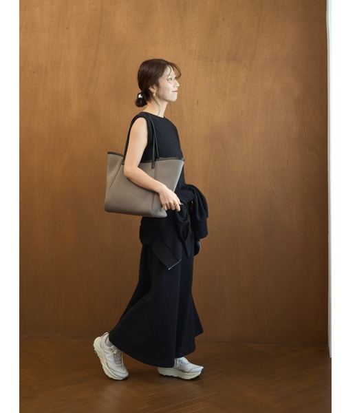 emmi（エミ）の「ネオプレーンビッグトートバッグ（トートバッグ・レディース・チャコールグレー/ブラック/ブラウン・F）」の17枚目の写真