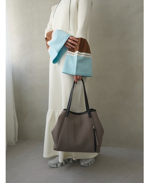 emmi（エミ）の「ネオプレーンビッグトートバッグ（トートバッグ・レディース・チャコールグレー/ブラック/ブラウン・F）」の19枚目の写真