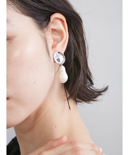 Mila Owen(ミラオーウェン)の「メタルモチーフパールイヤリング(イヤリング・レディース・B/C/D/A・F)」の4枚目の写真