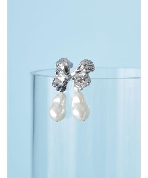 Mila Owen(ミラオーウェン)の「メタルモチーフパールイヤリング(イヤリング・レディース・B/C/D/A・F)」の7枚目の写真