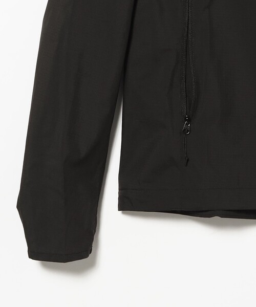BEAMS BOY（ビームスボーイ）の「ARC’TERYX / Squamish Jacket W（ブルゾン・レディース・ブラック・MEDIUM/SMALL）」の5枚目の写真
