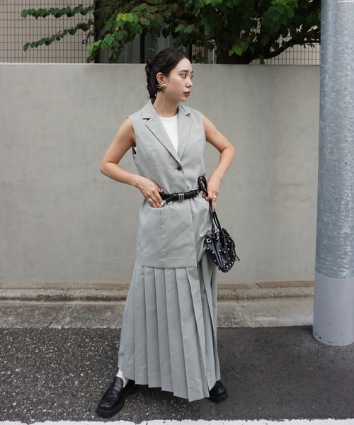 Ameri(アメリ)の「PLEATED SKIRT DOCKING SUIT DRESS(ワンピース・レディース・ブラウン/グリーン・SMALL/MEDIUM)」の11枚目の写真