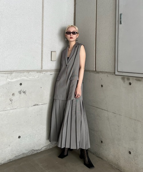 Ameri(アメリ)の「PLEATED SKIRT DOCKING SUIT DRESS(ワンピース・レディース・ブラウン/グリーン・SMALL/MEDIUM)」の15枚目の写真