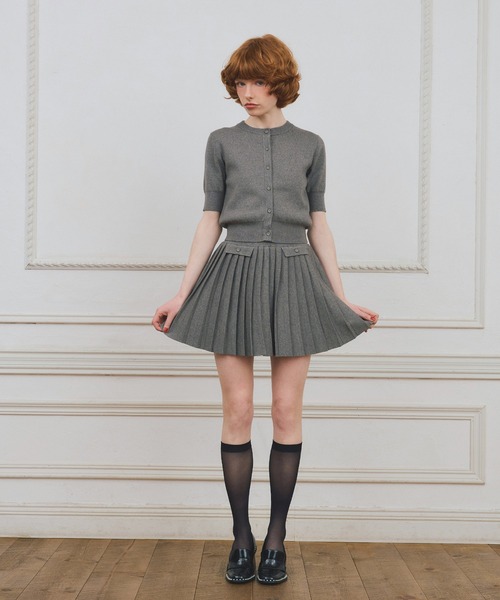 EIMY ISTOIRE（エイミーイストワール）の「【PRE ORDER】プリーツミニスカートカーデニットセットアップ（ワンピース・レディース・キャメル/グレー/ブラック・F）」の4枚目の写真