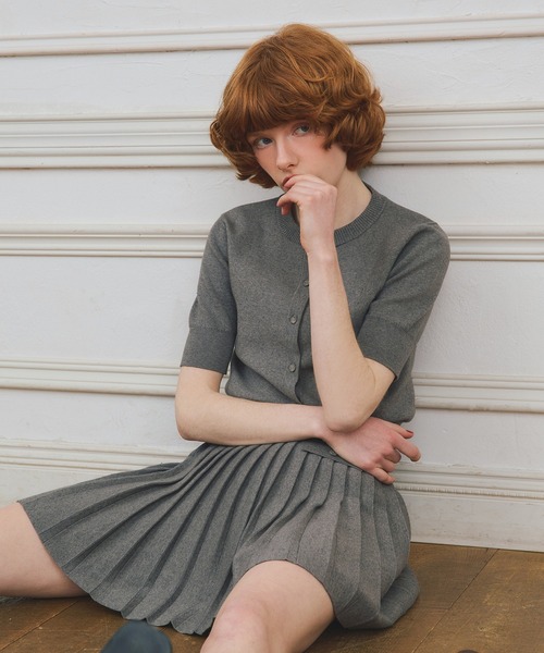 EIMY ISTOIRE（エイミーイストワール）の「【PRE ORDER】プリーツミニスカートカーデニットセットアップ（ワンピース・レディース・キャメル/グレー/ブラック・F）」の7枚目の写真