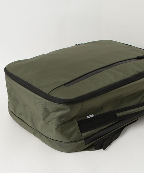 Mammut(マムート)の「セオン トランスポーター ジャパンエクスクルーシブ 25 バリスティックナイロン / Seon Transporter JE 25 BNY(トートバッグ・メンズ・カーキ/ブラック・25L)」の4枚目の写真