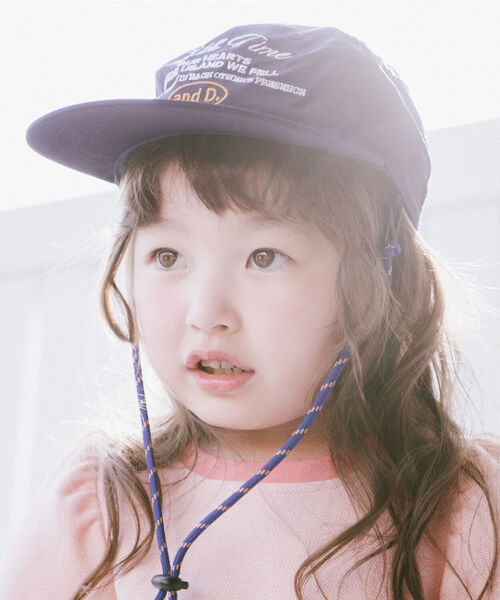 and D. petit main（アンドディープティマイン）の「紐付きししゅうカラーキャップ（キャップ・キッズ・カーキ/レッド/ネイビー・F）」の6枚目の写真