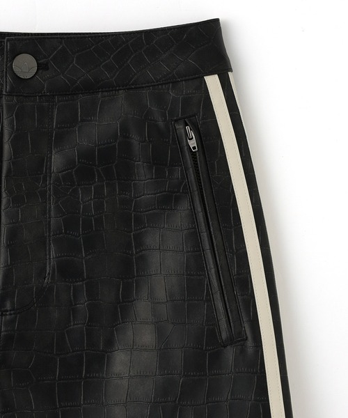adidas Originals（アディダスオリジナルス）の「adidas W PLEATHER MINI SKIRT UU631（スカート・メンズ・ブラック/バーガンディー・S/M）」の5枚目の写真