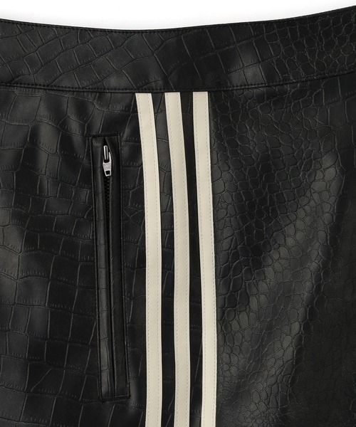 adidas Originals（アディダスオリジナルス）の「adidas W PLEATHER MINI SKIRT UU631（スカート・メンズ・ブラック/バーガンディー・S/M）」の7枚目の写真