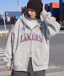 NBA（エヌビーエー）の「NBA/エヌビーエー別注 チームロゴ刺繍 オーバーサイズダブルジップパーカー（パーカー）」
