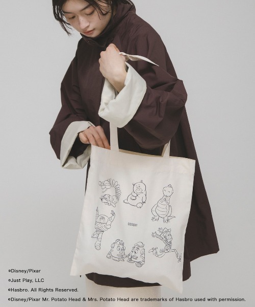 KBF(ケイビーエフ)の「TOYSTORY/トートバッグ(トートバッグ・レディース・チャコールグレー/アイボリー・ONE)」の3枚目の写真