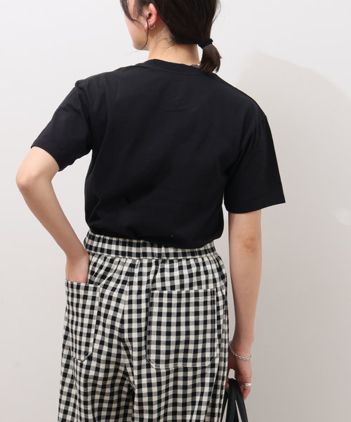 HANES(ヘインズ)の「<2枚セット>別注【Hanes / ヘインズ】ウォッシュドコットン Tシャツ(Tシャツ/カットソー・レディース・ブラック/ベージュ・FREE)」の9枚目の写真