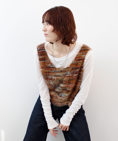 ABYS（アビス）の「重ねるだけで着映え。前後2WAYミックスシャギーニットベスト / レイヤードトップス（ニット/セーター・レディース・レッド/ブルー/オレンジ・FREE）」の6枚目の写真