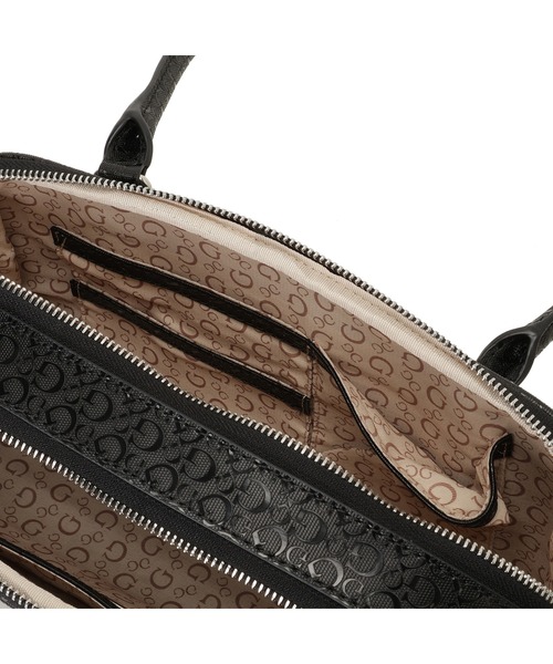 Guess（ゲス）の「CARLA Shoulder Satchel ショルダーバッグ（ショルダーバッグ・レディース・ホワイト/ブラック・ONE SIZE）」の13枚目の写真