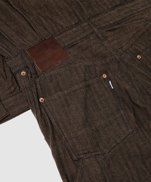 SUGARHILL(シュガーヒル)の「HERRIGNBONE MODERN DENIM JUMPSUITS(つなぎ/オールインワン・メンズ・ブラウン・2)」の9枚目の写真
