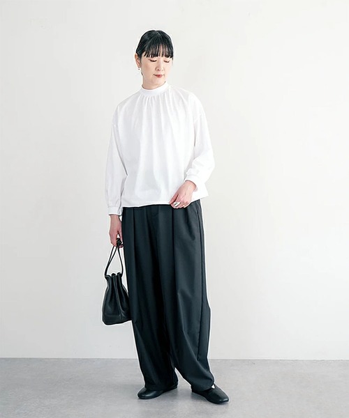 SOLAMONAT(ソラモナ)の「ジェラート天竺 ハイネックドローコードプルオーバー(Tシャツ/カットソー・レディース・ホワイト・FREE)」の3枚目の写真