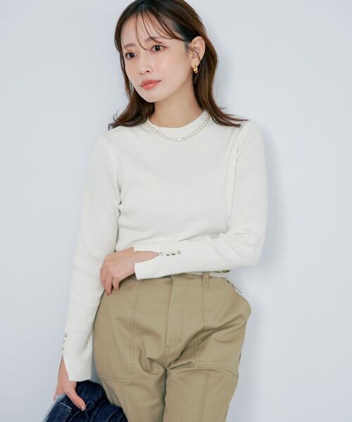 COHINA(コヒナ)の「シルキーコットンゴールドボタンニット 【低身長・小柄女性】(ニット/セーター・レディース・ベージュ/ネイビー/ブルー/その他/ホワイト・ONE SIZE)」の6枚目の写真