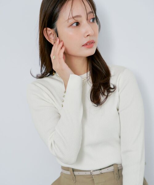 COHINA(コヒナ)の「シルキーコットンゴールドボタンニット 【低身長・小柄女性】(ニット/セーター・レディース・ベージュ/ネイビー/ブルー/その他/ホワイト・ONE SIZE)」の8枚目の写真