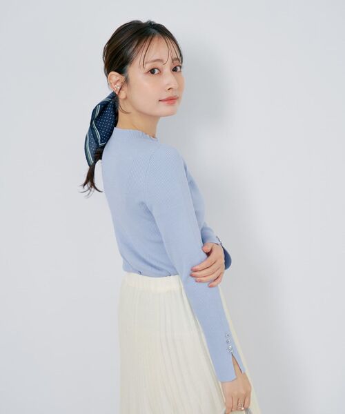 COHINA(コヒナ)の「シルキーコットンゴールドボタンニット 【低身長・小柄女性】(ニット/セーター・レディース・ベージュ/ネイビー/ブルー/その他/ホワイト・ONE SIZE)」の15枚目の写真