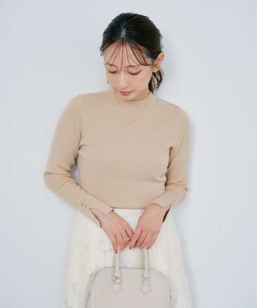 COHINA(コヒナ)の「シルキーコットンゴールドボタンニット 【低身長・小柄女性】(ニット/セーター・レディース・ベージュ/ネイビー/ブルー/その他/ホワイト・ONE SIZE)」の19枚目の写真