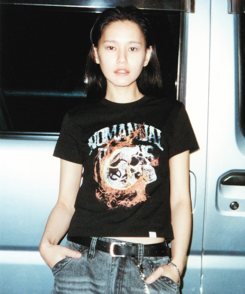 NOMANUAL(NOMANUAL)の「BLAZING SKULL T-SHIRT (WOMAN) - BLACK(Tシャツ/カットソー・レディース・その他・MEDIUM/LARGE/SMALL)」の2枚目の写真