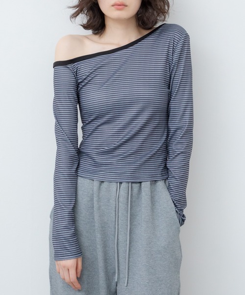 HEILIS(ヘイリス)の「オフショルダーボーダーカットソー / オフショルダー アシンメトリー コンパクト シンプル カジュアル フェミニン レッド ブラック 赤 黒 オフショルダー 春服 夏服 秋服 長袖 トップス ノームコア カットソー シティガール 韓国 インナー ロンT レイヤード(Tシャツ/カットソー・レディース・レッド/ブラック・FREE)」の11枚目の写真