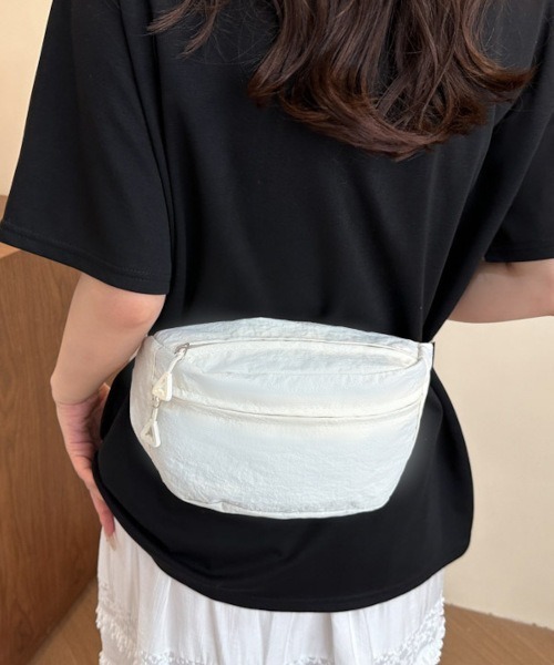 MASHIRO(マシロ)の「ウエストポーチ ユニセックス(MA/EKW153)(ボディバッグ/ウエストポーチ・レディース・ホワイト/ブラック/カーキ・FREE)」の2枚目の写真