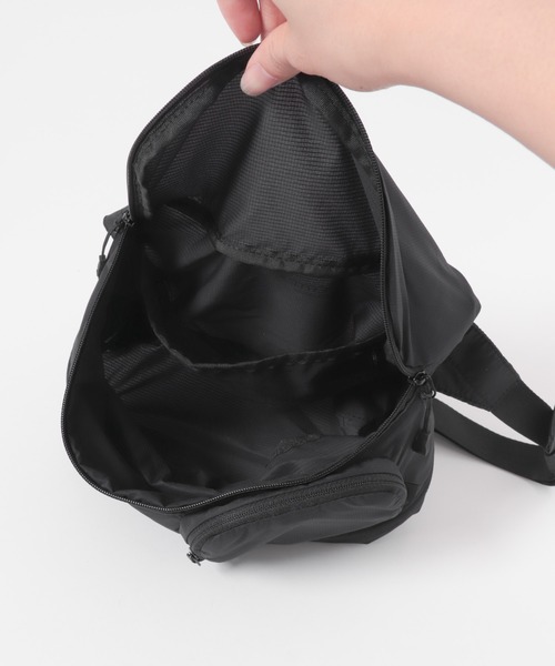 URBAN RESEARCH（アーバンリサーチ）の「DAIWA PIER39　PERTEX TRAVEL EXPAND BAG（ボディバッグ/ウエストポーチ・メンズ・ブラック・ONE）」の7枚目の写真