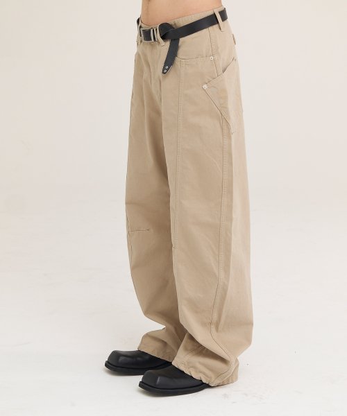 AKECII（アケシ）の「デンゼルサミットカーブドコットンパンツ_ベージュ（その他パンツ・メンズ・その他・SMALL/MEDIUM/LARGE）」の3枚目の写真