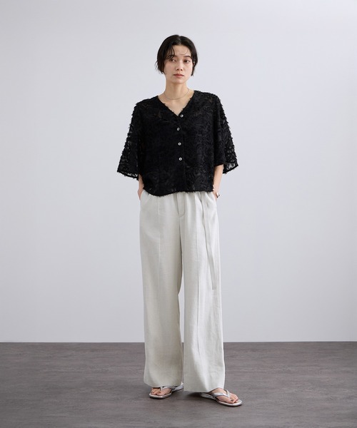SALON adam et rope'(サロン アダム エ ロペ)の「NALYAビスコース・麻ツイルイージースラックス / セットアップ対応(スラックス・レディース・ブラック/キナリ・M/S)」の16枚目の写真