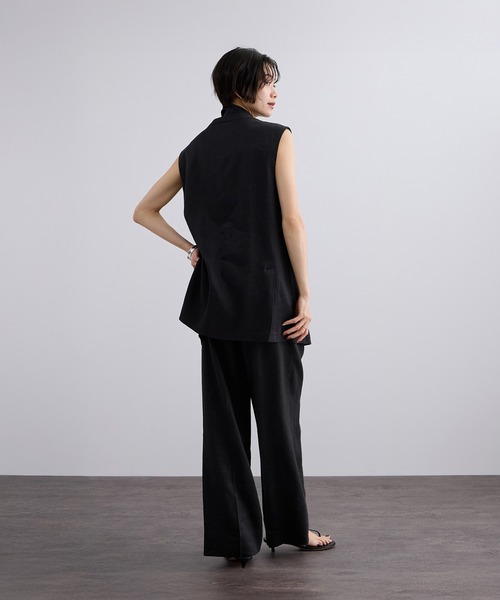 SALON adam et rope'(サロン アダム エ ロペ)の「NALYAビスコース・麻ツイルイージースラックス / セットアップ対応(スラックス・レディース・ブラック/キナリ・M/S)」の8枚目の写真