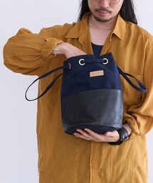巾着」に該当するバッグ（ブルー・ネイビー/青色系・レザー・本革