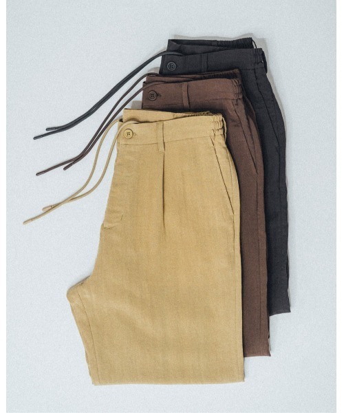 le cercle ADAM ET ROPE'(ルセルクルアダムエロペ)の「リネンブレンドワイドパンツ/セットアップ対応(その他パンツ・メンズ・チャコールグレー/ブラウン系その他/ベージュ・L/M/S/LL)」の4枚目の写真