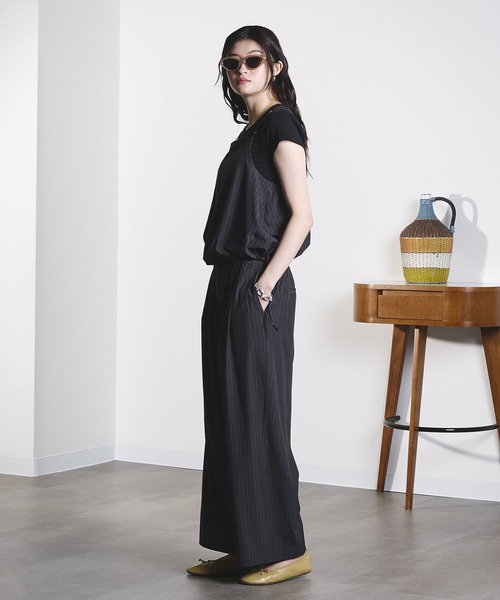 THOUSAND MILE(サウザンドマイル)の「(THOUSAND MILE x GENE HEAVENS)CAMI AND WIDE PANTS SET UP(セットアップ・レディース・ネイビー/チャコールグレー・ONE SIZE)」の14枚目の写真