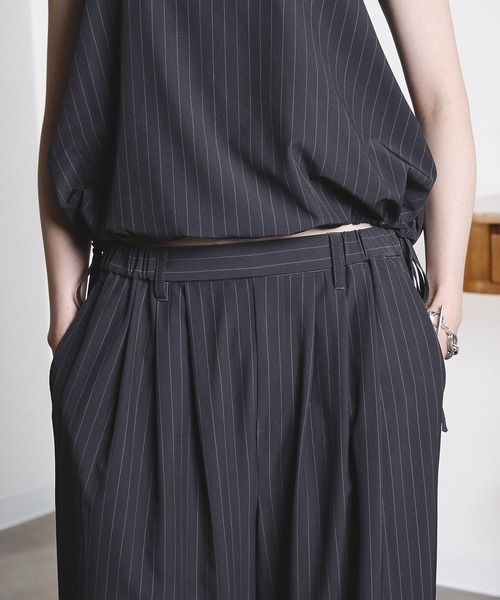 THOUSAND MILE(サウザンドマイル)の「(THOUSAND MILE x GENE HEAVENS)CAMI AND WIDE PANTS SET UP(セットアップ・レディース・ネイビー/チャコールグレー・ONE SIZE)」の20枚目の写真
