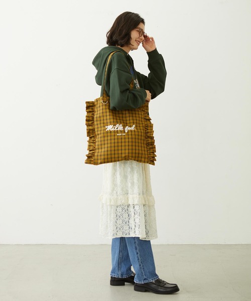 MILKFED.(ミルクフェド)の「FRILLED TARTAN TOTE BAG(トートバッグ・レディース・レッド/イエロー/ブラック・ONE SIZE)」の15枚目の写真