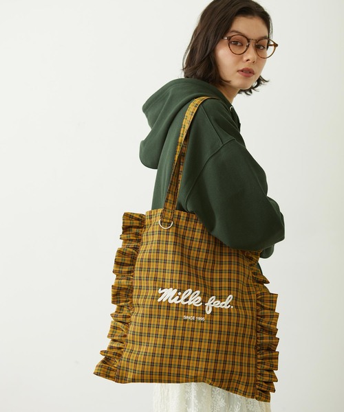 MILKFED.(ミルクフェド)の「FRILLED TARTAN TOTE BAG(トートバッグ・レディース・レッド/イエロー/ブラック・ONE SIZE)」の11枚目の写真