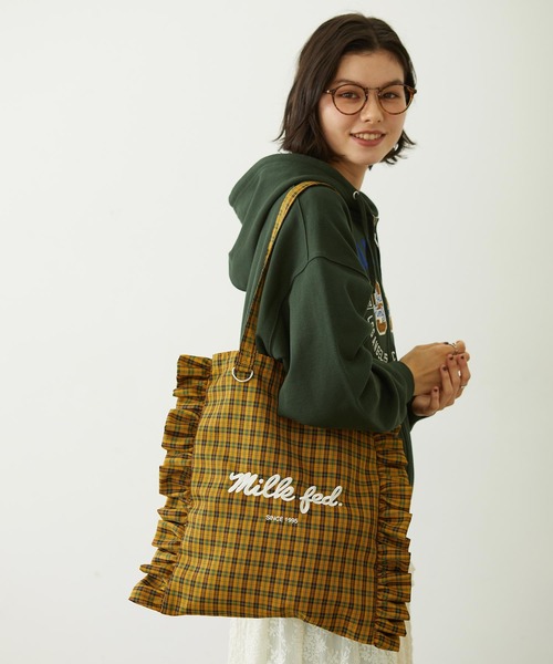 MILKFED.(ミルクフェド)の「FRILLED TARTAN TOTE BAG(トートバッグ・レディース・レッド/イエロー/ブラック・ONE SIZE)」の13枚目の写真